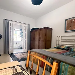  Quarto em Acomodações Particulares Exclusiva Charmosa Com Varanda - 100m Da Paulista